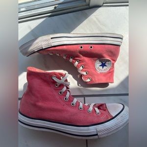 Pink high top converse men’s 7.5, women’s 9.5 gently used